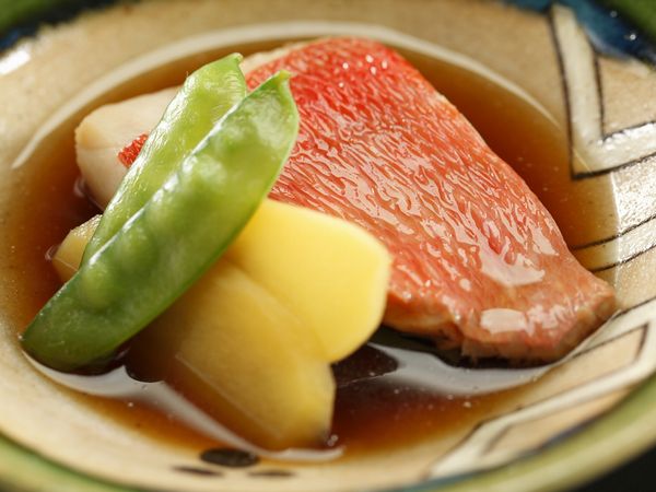 日本料理的变迁 会席料理 煮物料理（煮鱼，炖肉等） 图